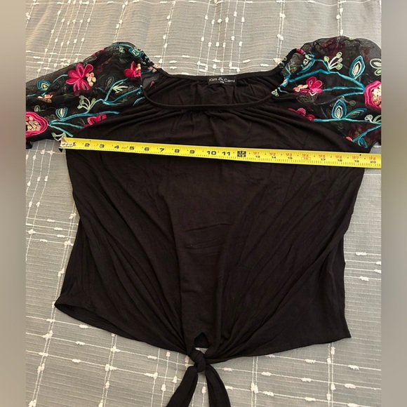 Kim and Cami Floral Embroidered Black pink Top size S - Picture 4 of 8